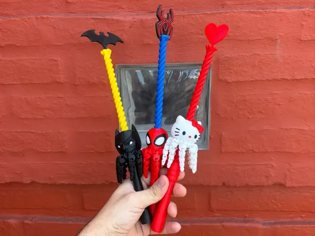 Spider-man | Batman | Hello Kitty | Vara Giratoria — modelo 3D