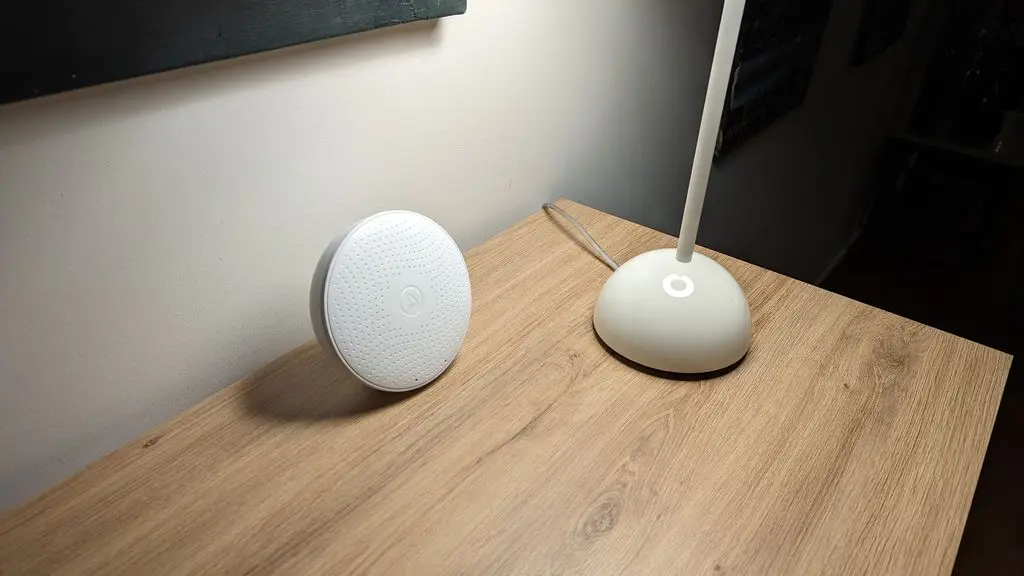 Airthings Wave Plus 20 degree stand — modelo 3D