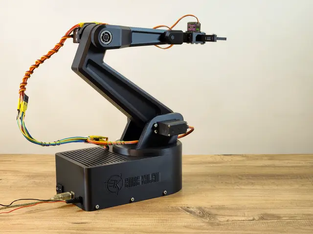 Robotic Arm with Servo & Arduino — modelo 3D