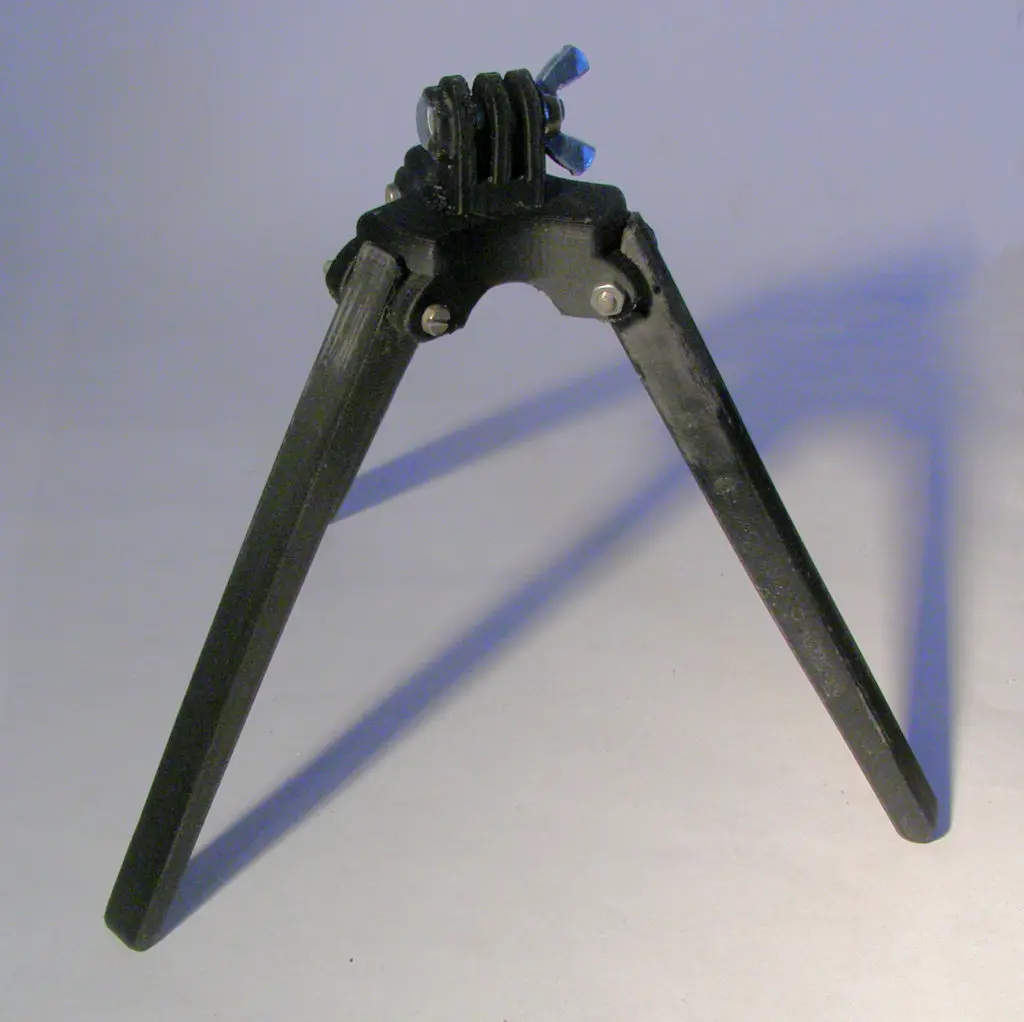 Heero tripod — modelo 3D