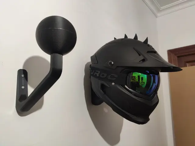 Helmet Hanger — modelo 3D