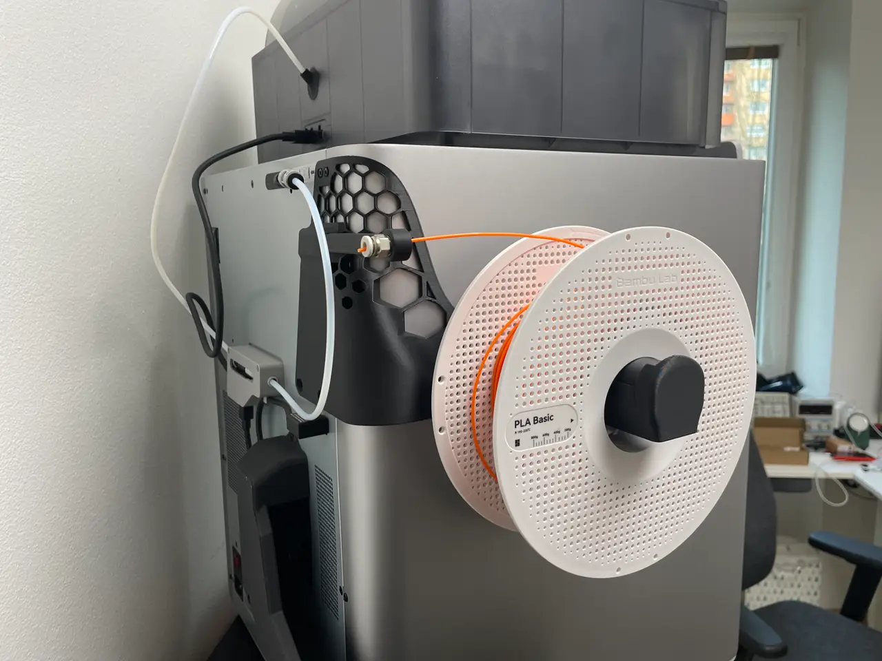 Side spool holder for P1S, X1C — modelo 3D