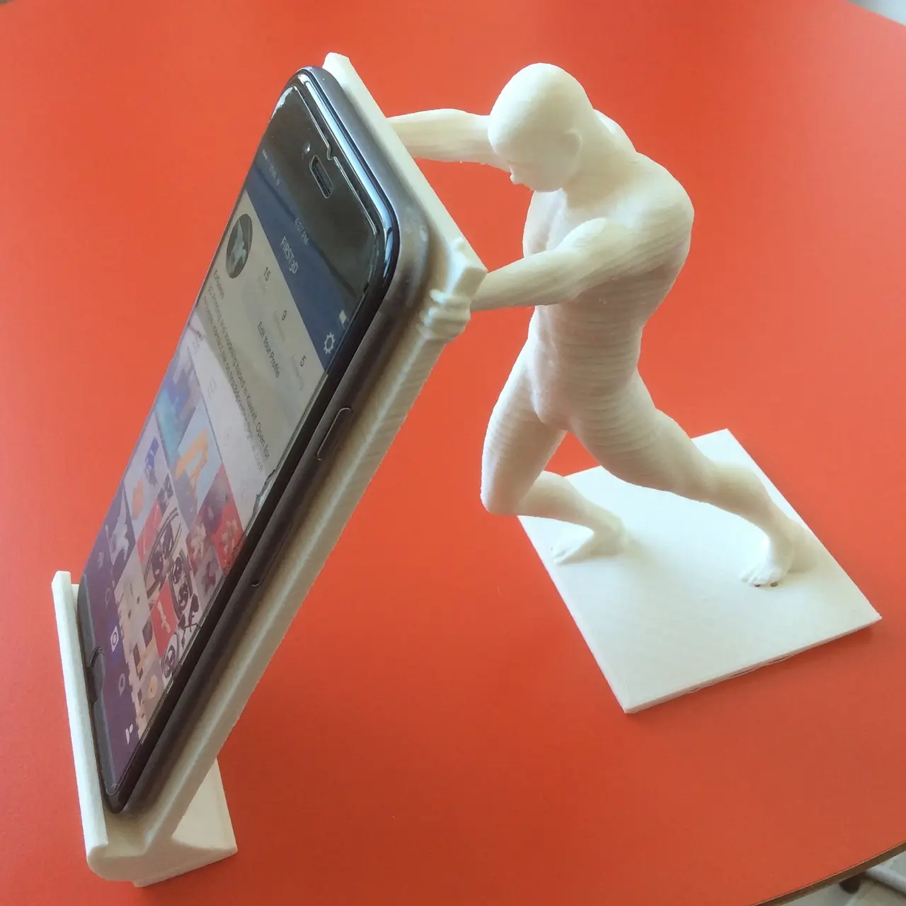 Hero Stand — modelo 3D