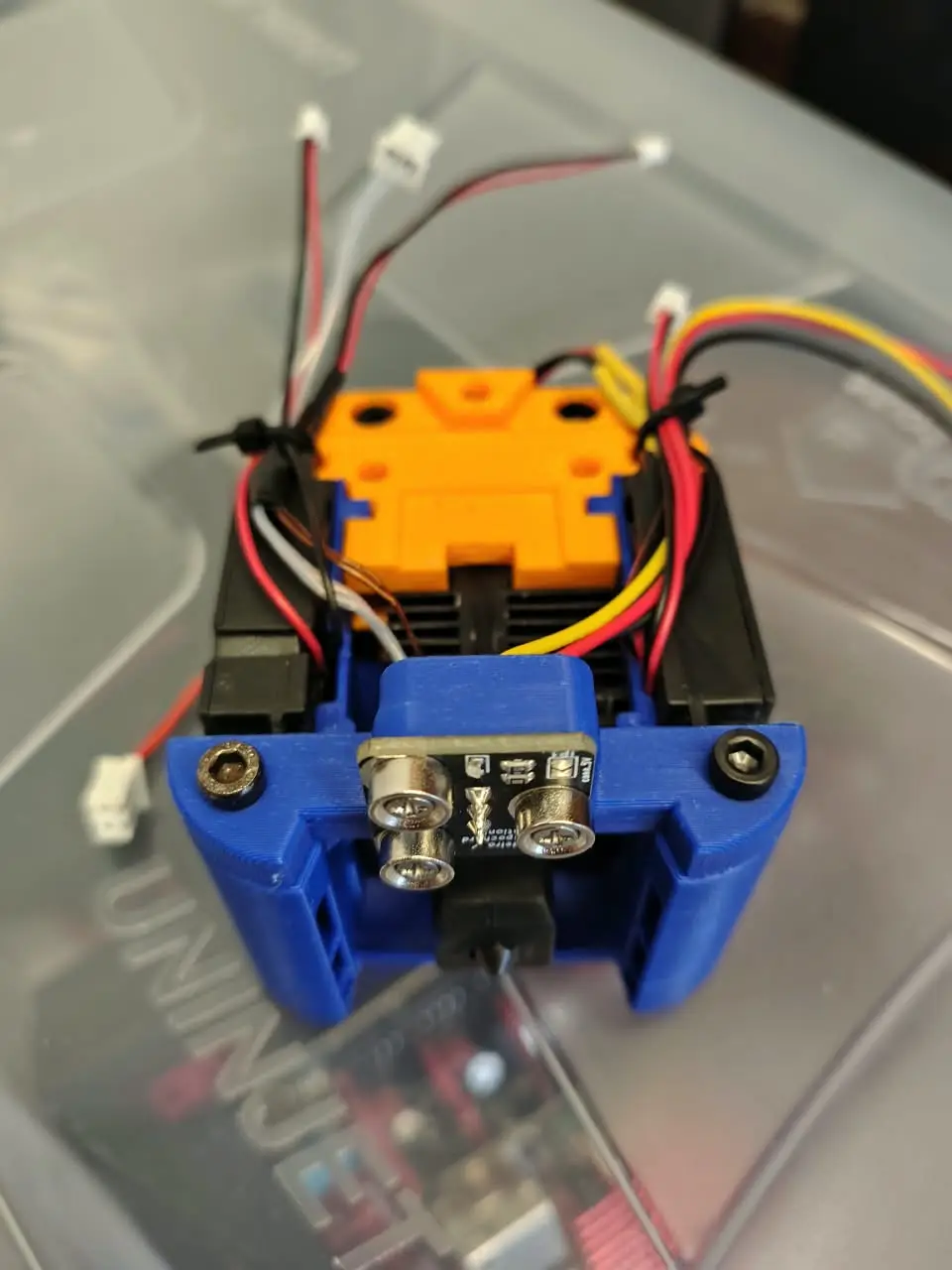 PCB Klicky mount for Dragonburner V8 on the back of the Cowl — modelo 3D